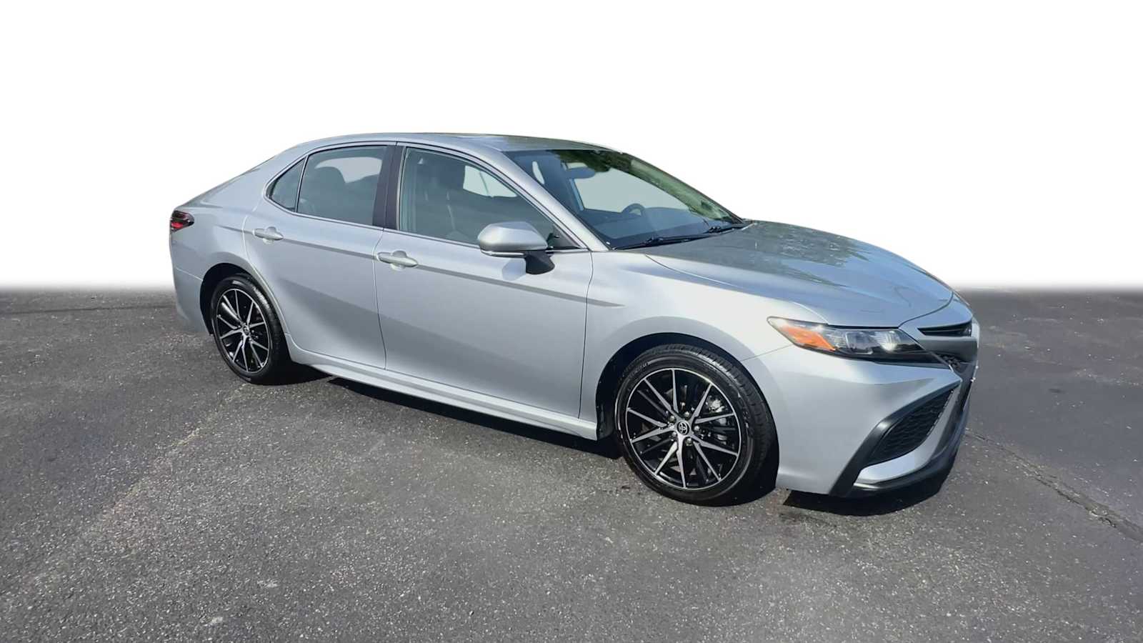 2023 Toyota Camry SE 2