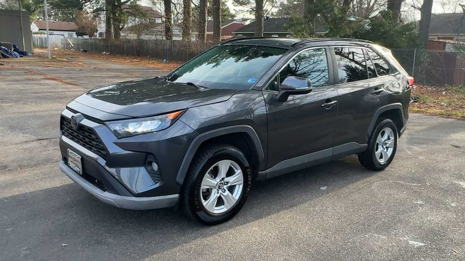 Thumbnail: 2019 Toyota RAV4 - 4