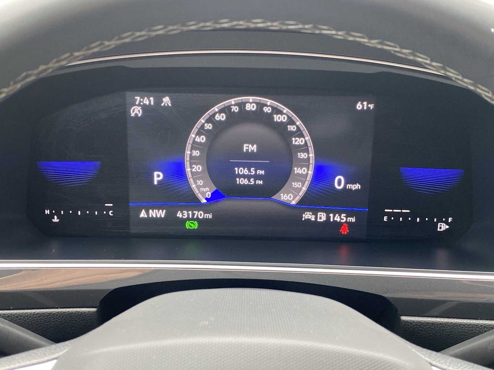 Thumbnail: 2022 Volkswagen Tiguan - 10