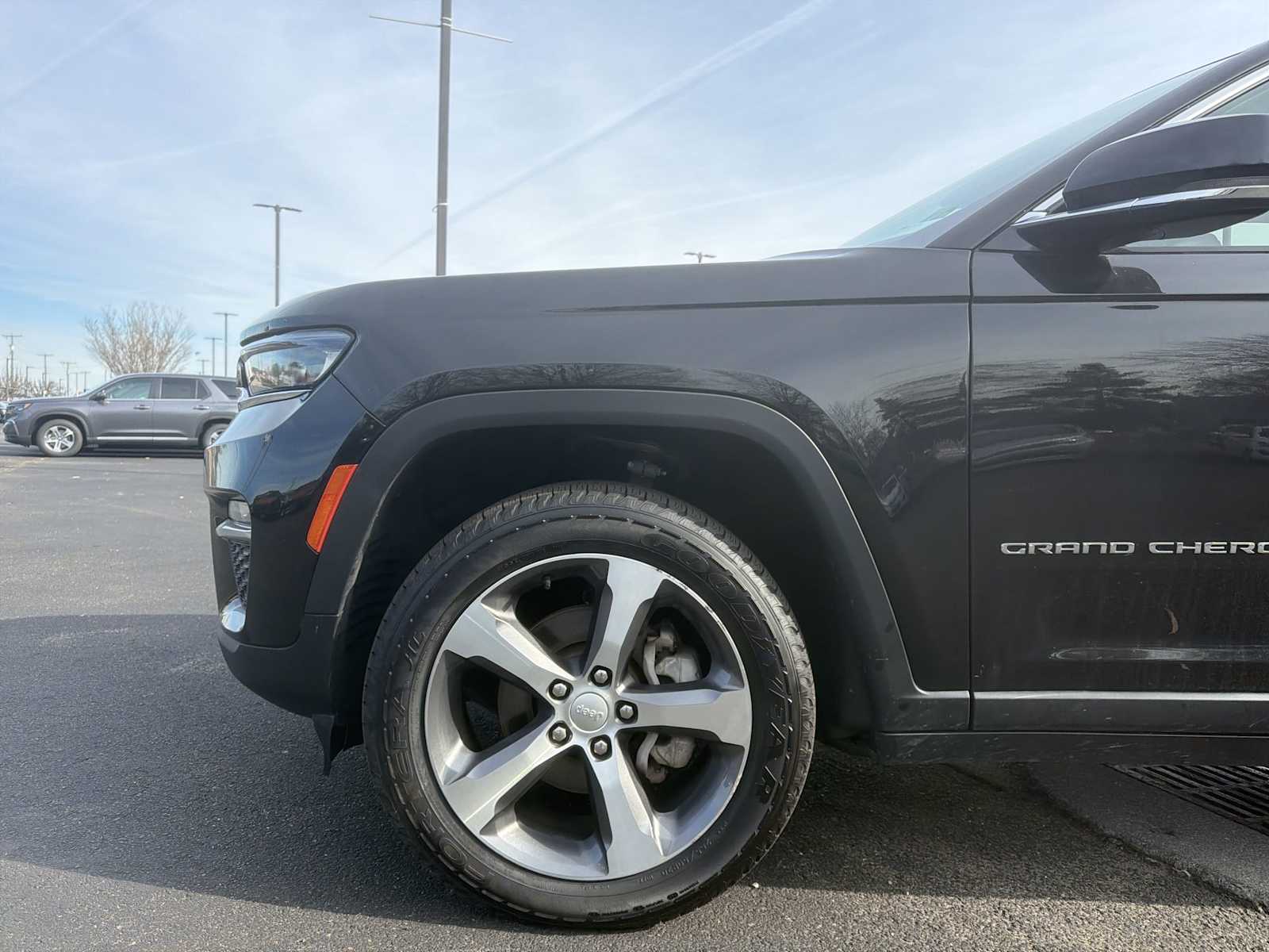 Thumbnail: 2023 Jeep Grand Cherokee - 18