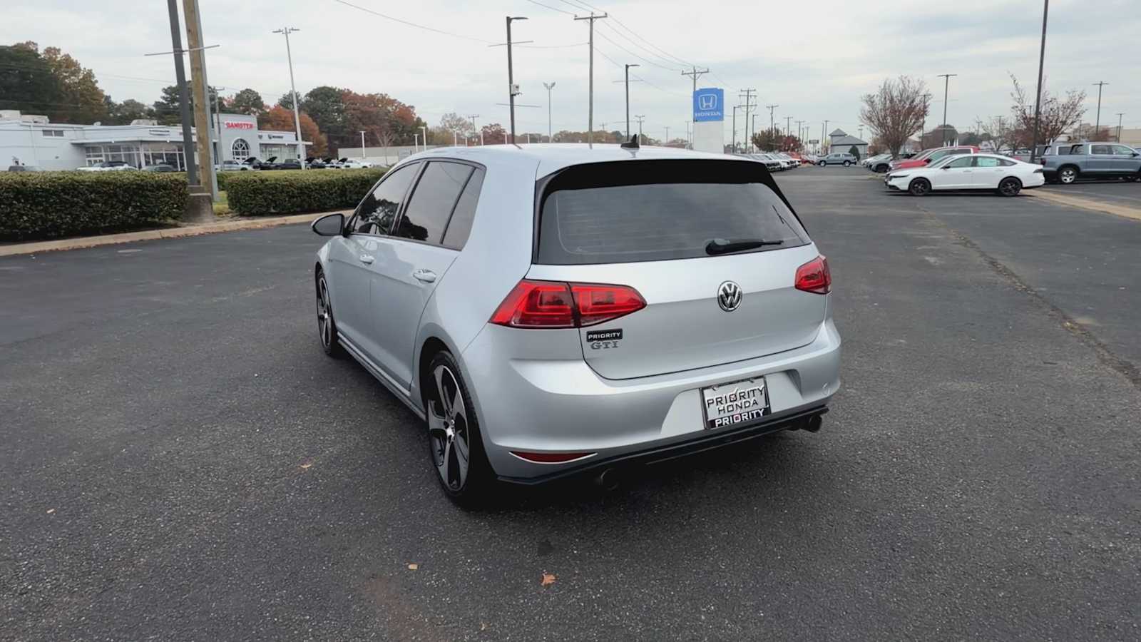Thumbnail: 2015 Volkswagen Golf - 7