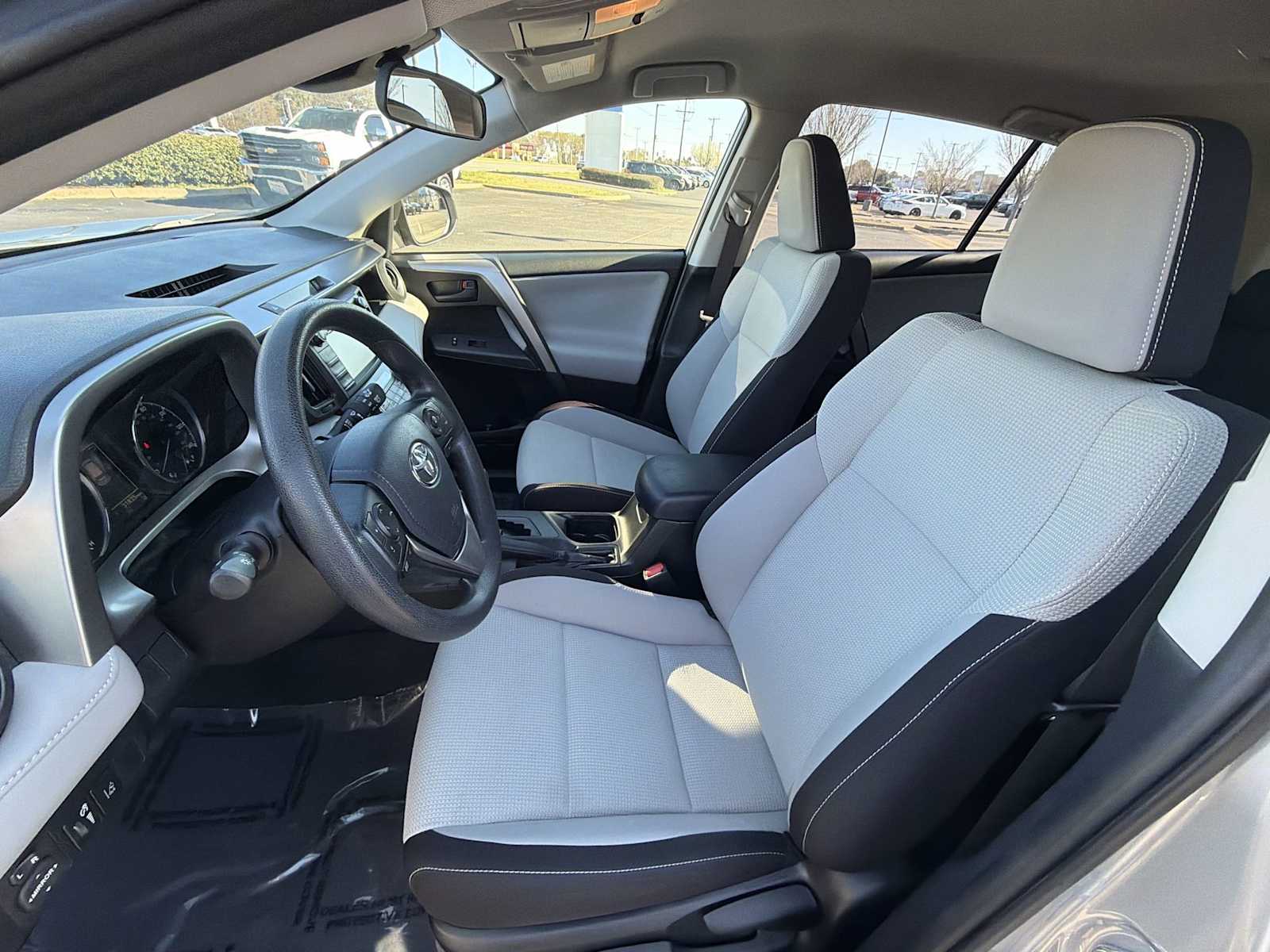 Thumbnail: 2018 Toyota RAV4 - 13