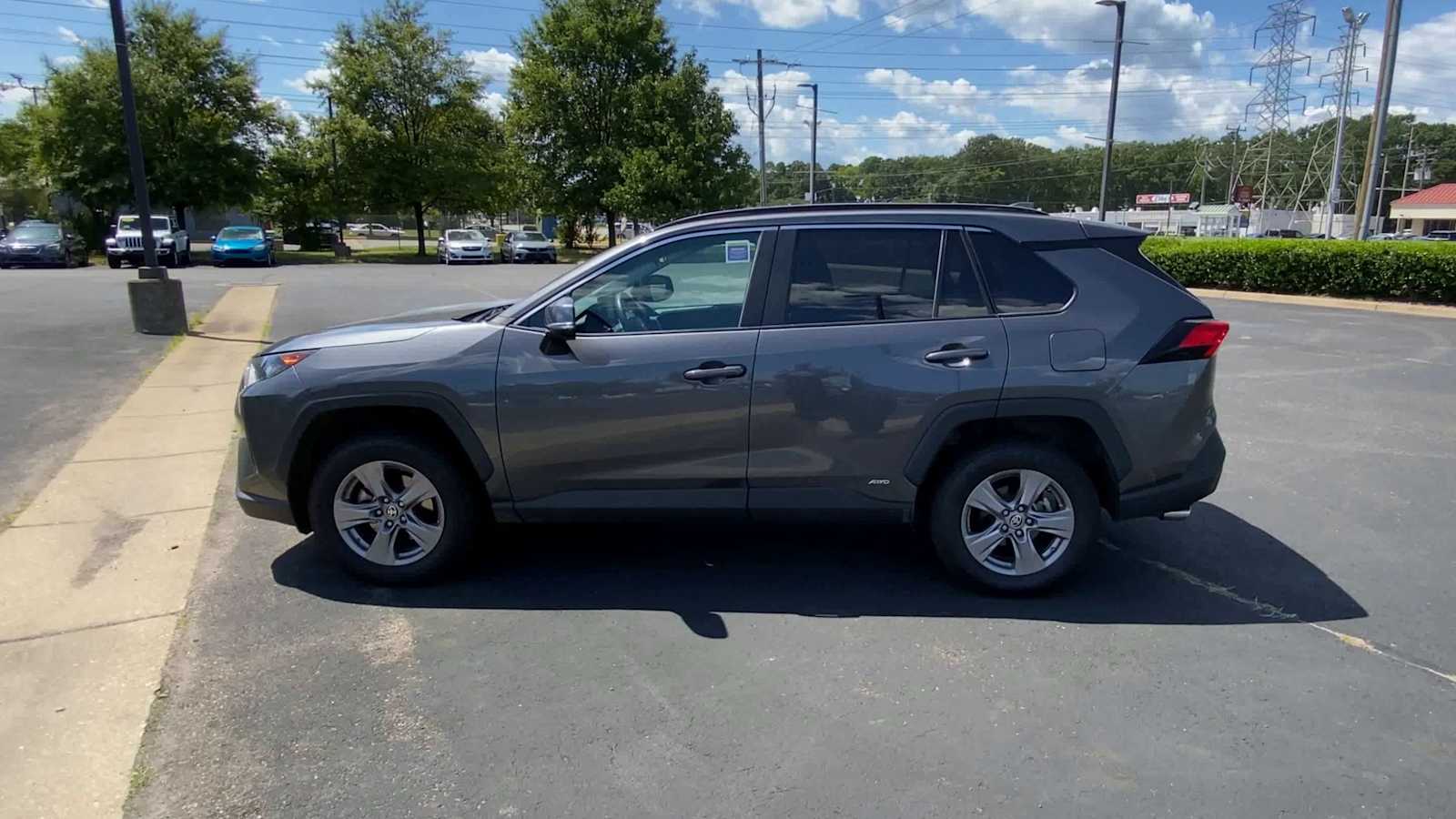 Thumbnail: 2022 Toyota RAV4 - 5