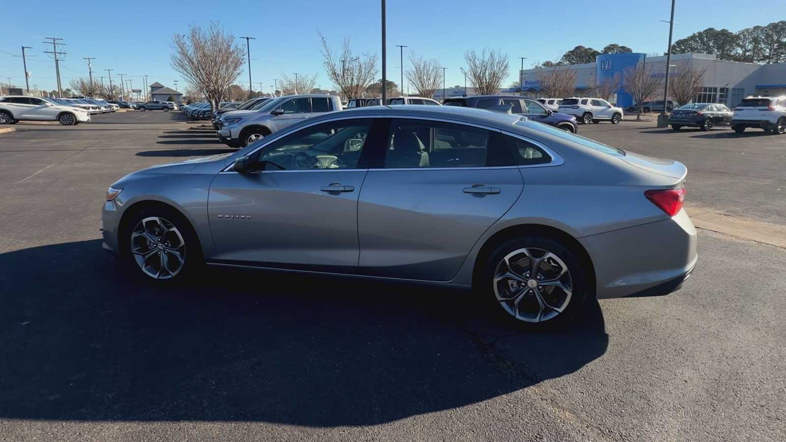 Thumbnail: 2024 Chevrolet Malibu - 6