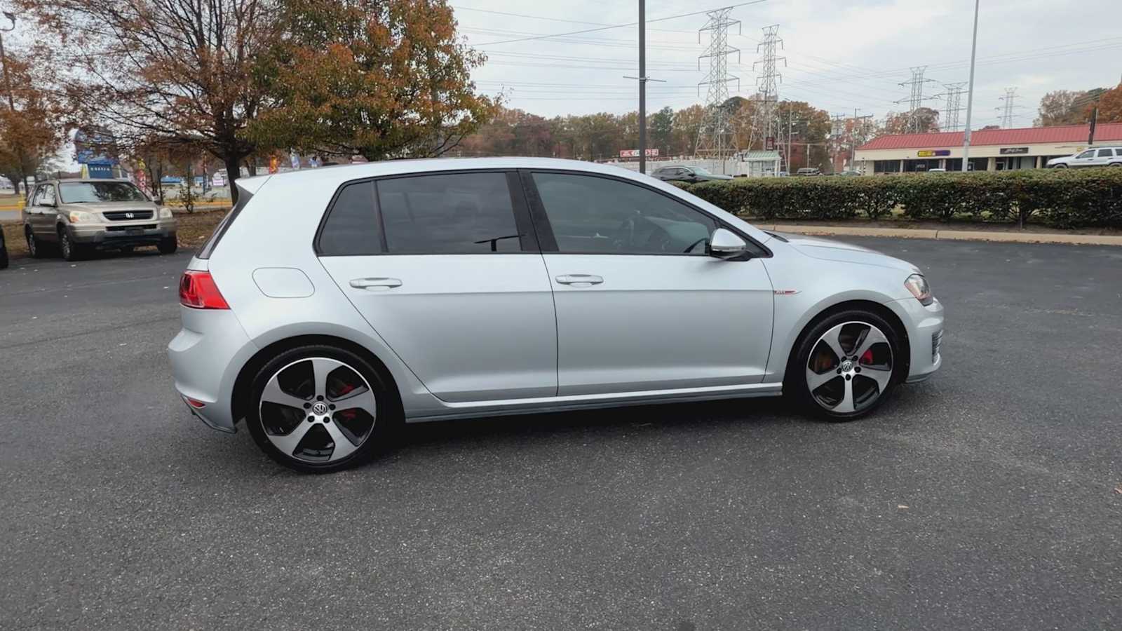 Thumbnail: 2015 Volkswagen Golf - 9