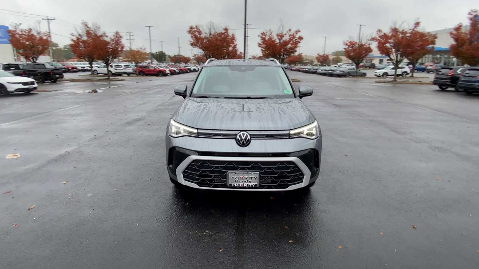 Thumbnail: 2025 Volkswagen Taos - 3