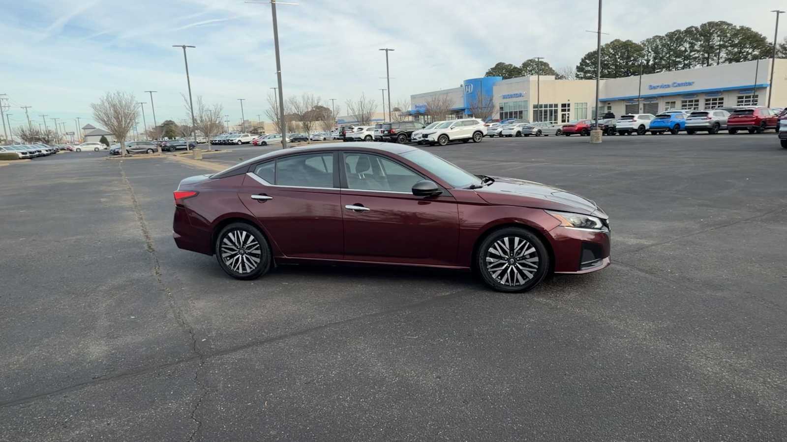 Thumbnail: 2024 Nissan Altima - 9