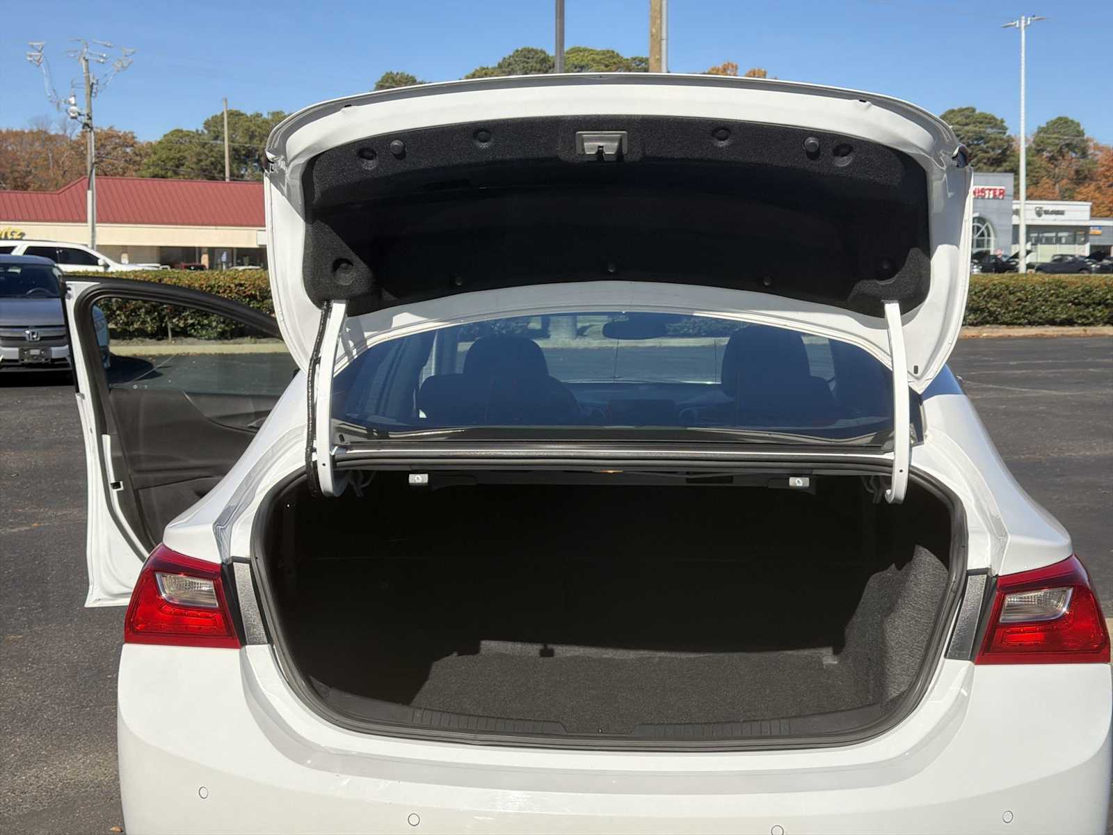 Thumbnail: 2024 Chevrolet Malibu - 19