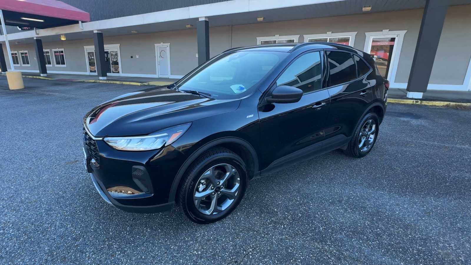 Thumbnail: 2025 Ford Escape - 4