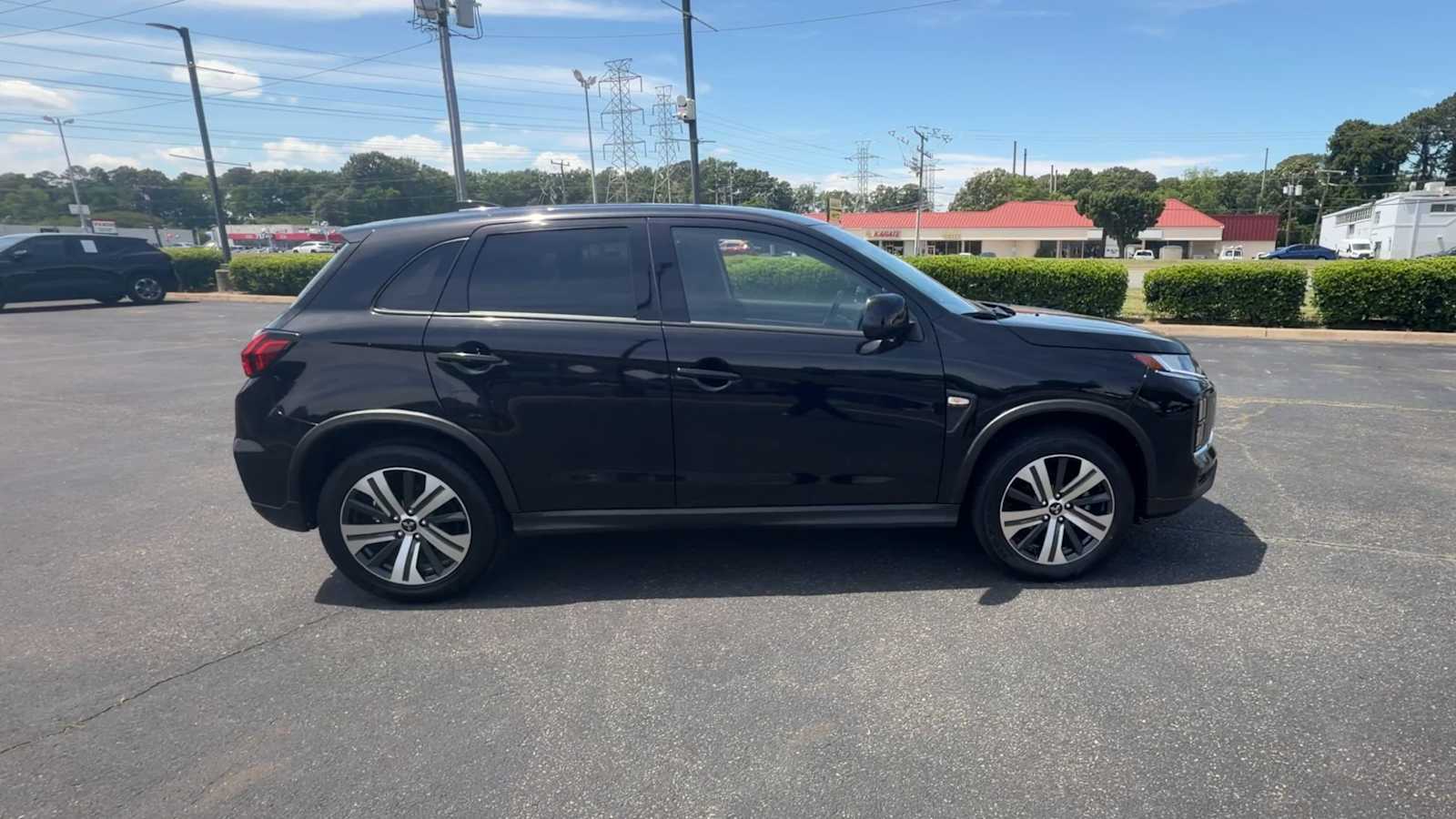 Thumbnail: 2024 Mitsubishi Outlander Sport - 9