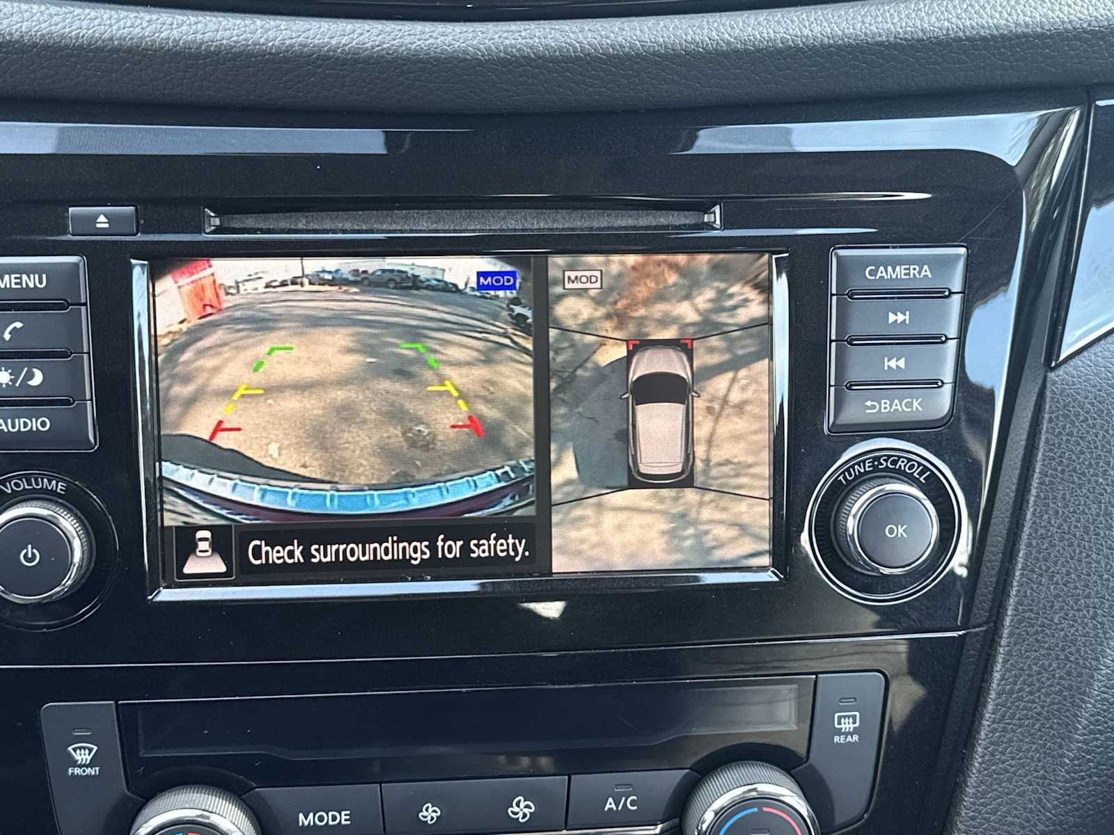 Thumbnail: 2022 Nissan Rogue Sport - 21