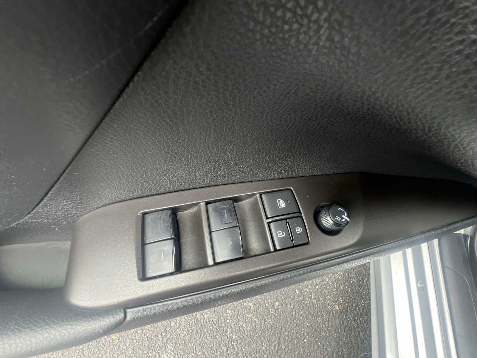 Thumbnail: 2023 Toyota Camry - 15