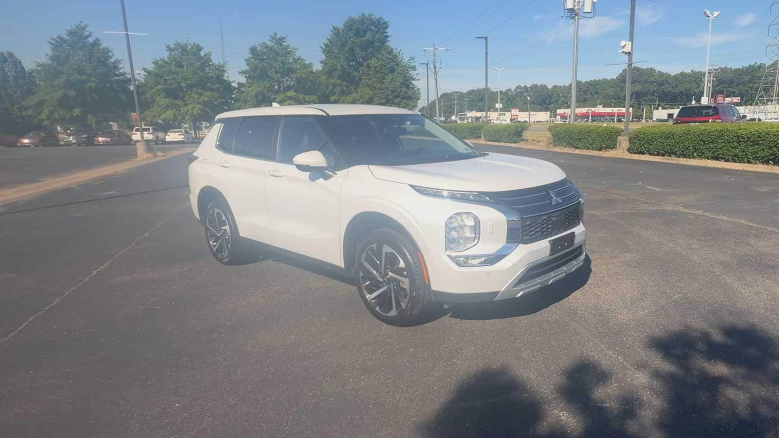 Thumbnail: 2024 Mitsubishi Outlander - 2
