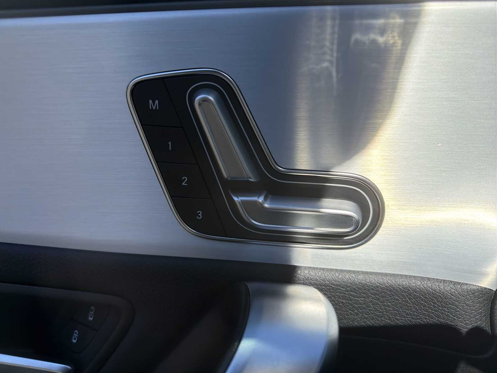 Thumbnail: 2025 Mercedes-Benz CLA - 14