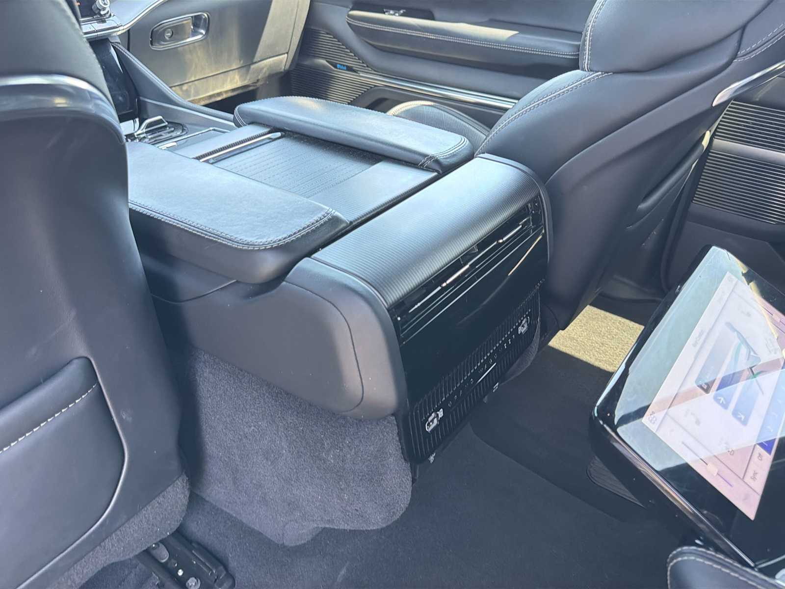 Thumbnail: 2024 Jeep Grand Wagoneer L - 23