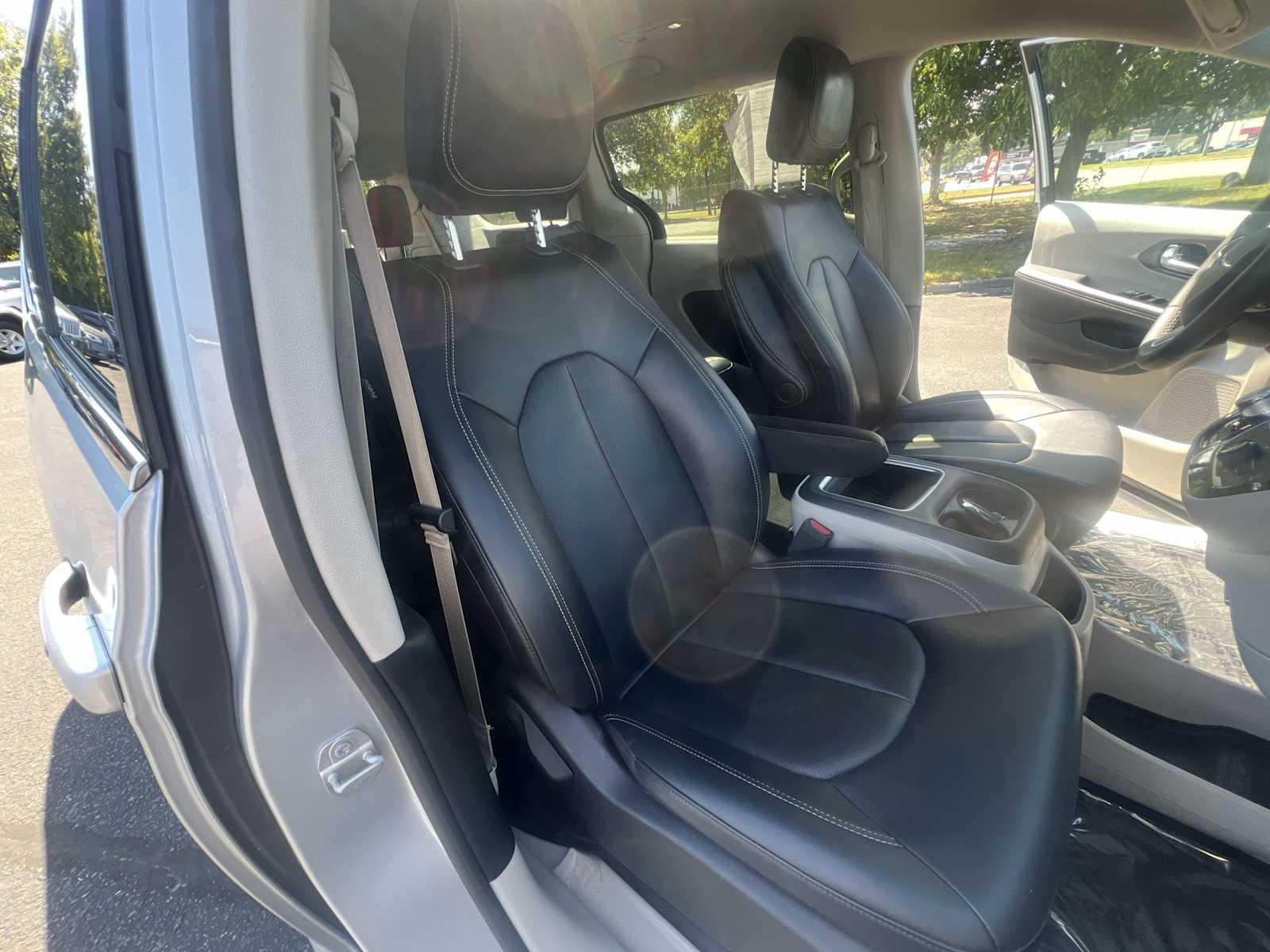 Thumbnail: 2024 Chrysler Pacifica - 25