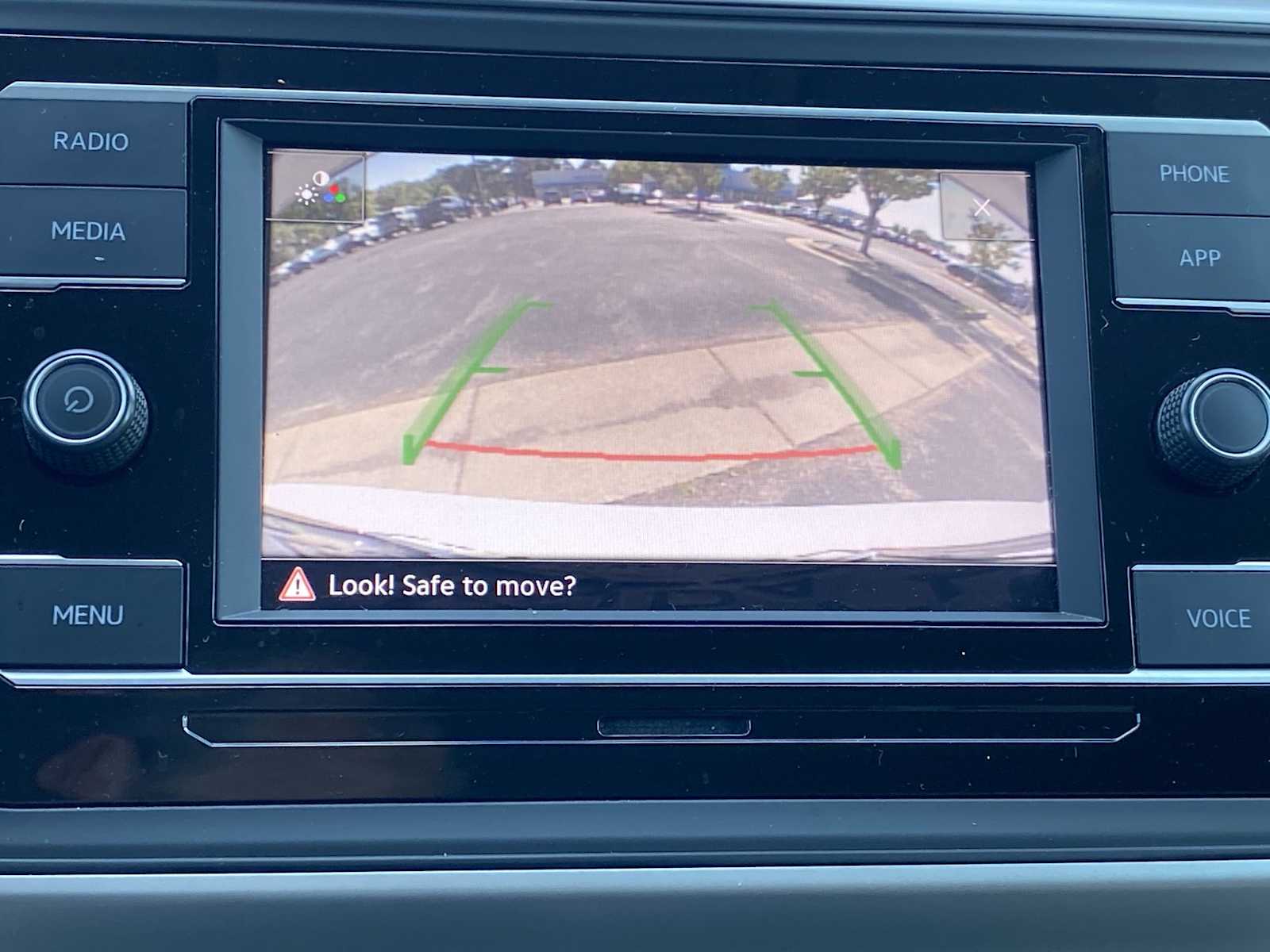 Thumbnail: 2022 Volkswagen Atlas - 22