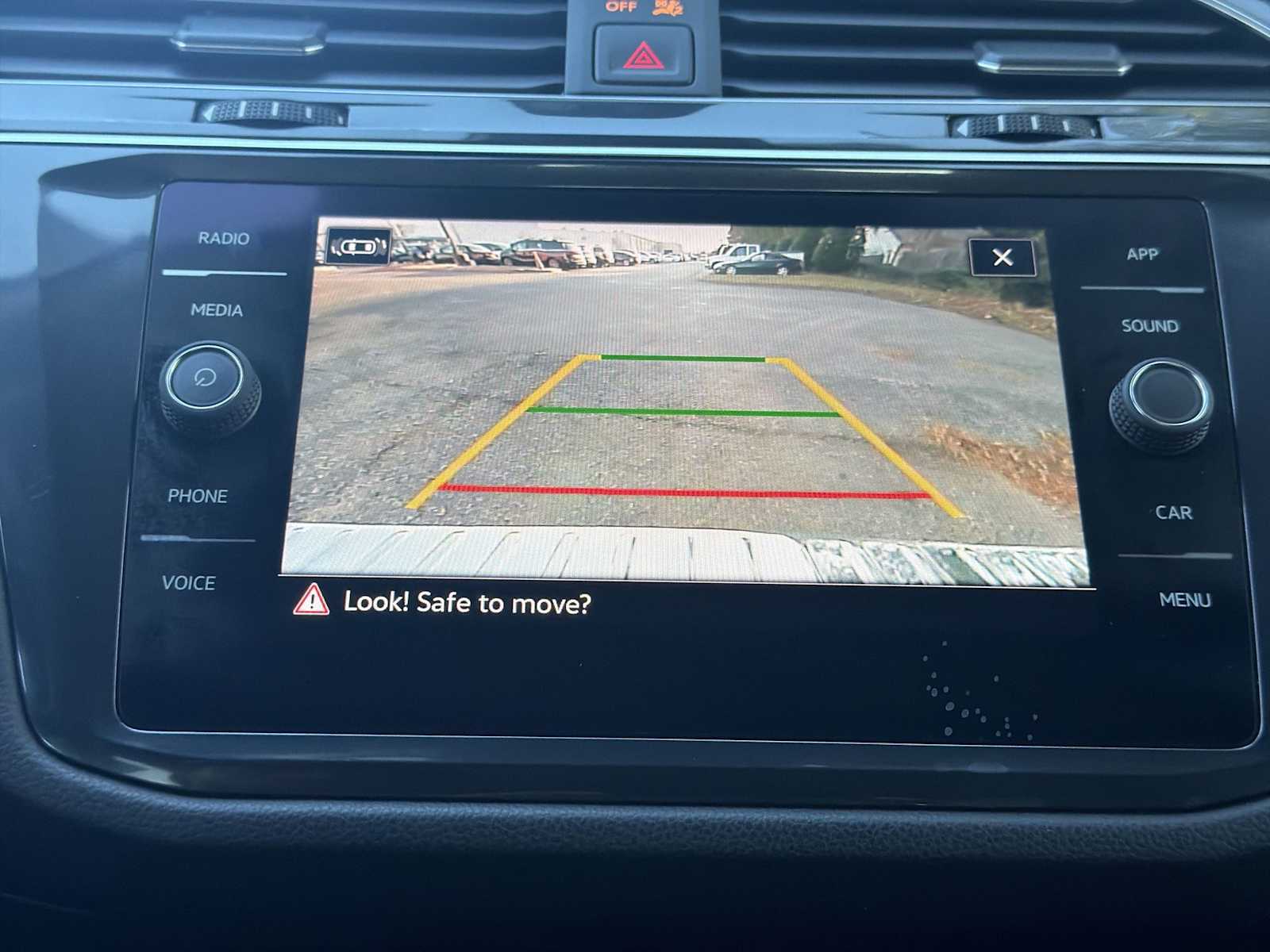 Thumbnail: 2022 Volkswagen Tiguan - 24