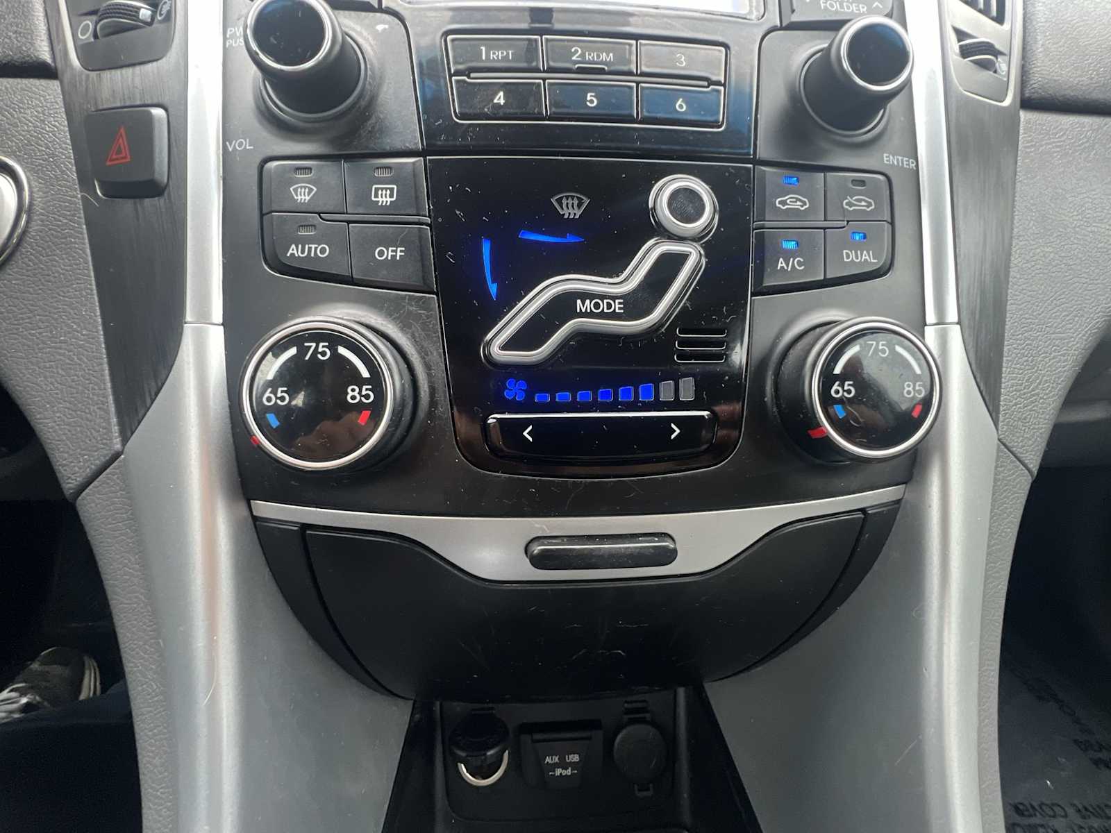 Thumbnail: 2013 Hyundai Sonata - 16