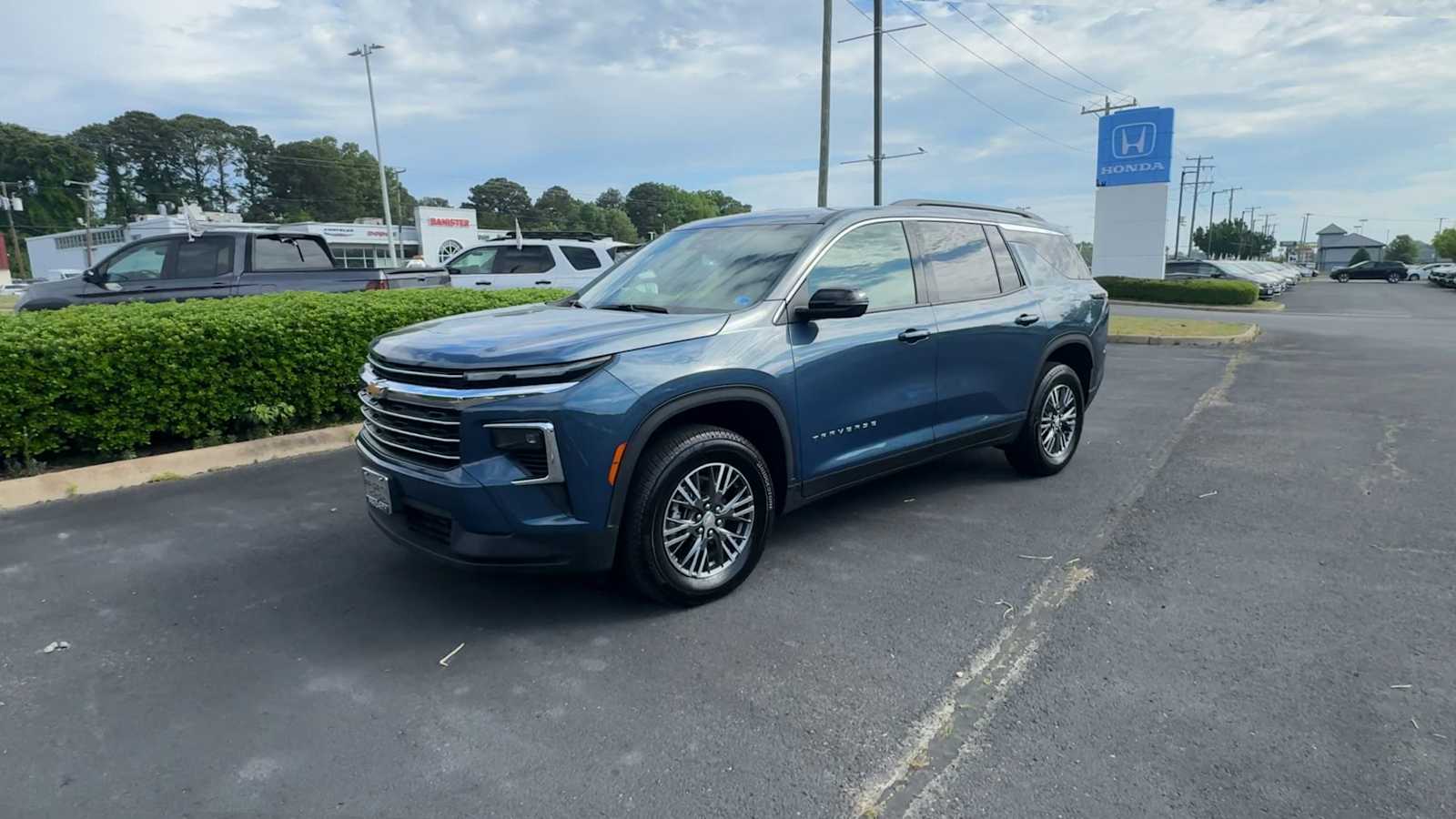 Thumbnail: 2026 Chevrolet Traverse - 4