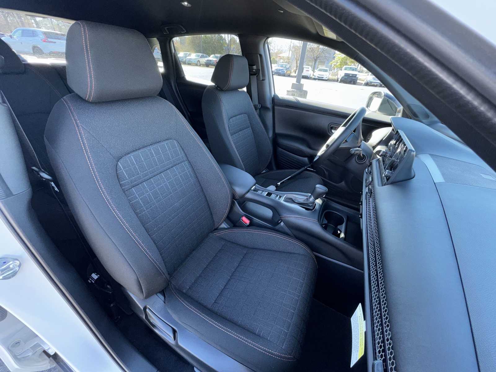 Thumbnail: 2025 Honda HR-V - 24