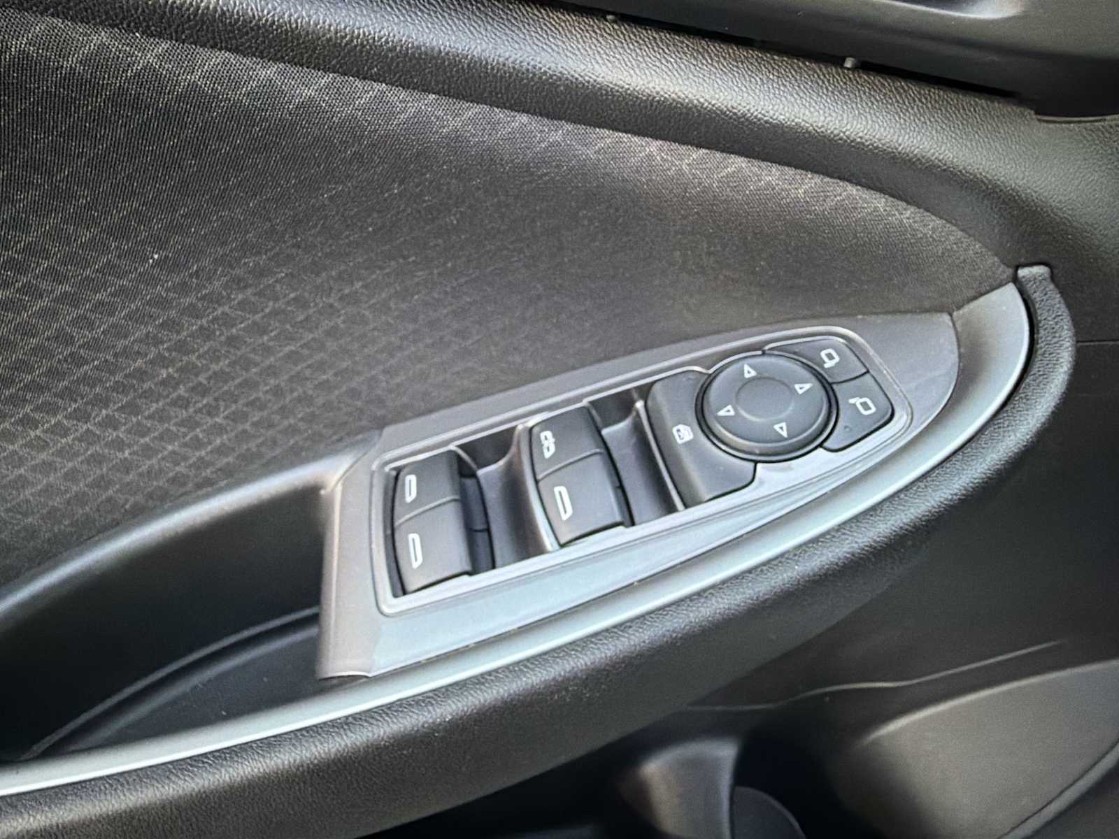 Thumbnail: 2023 Chevrolet Malibu - 15