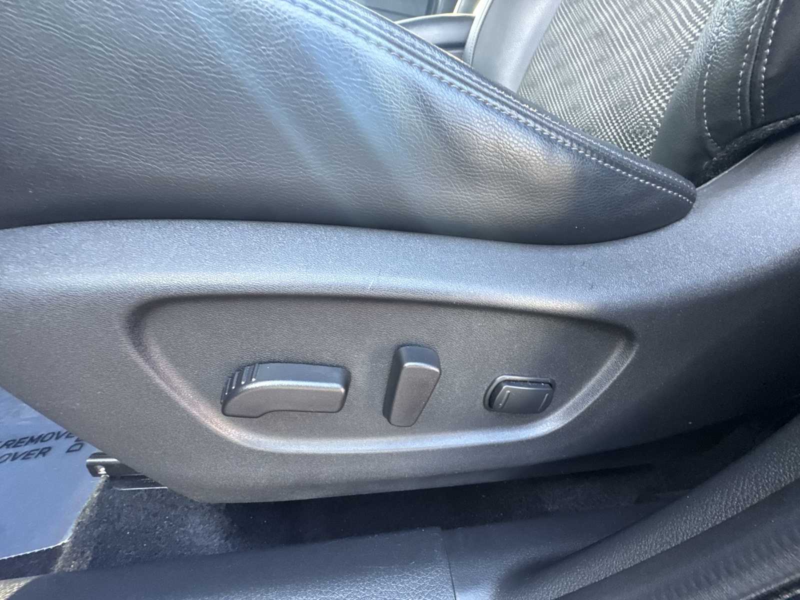 Thumbnail: 2022 Nissan Rogue Sport - 14