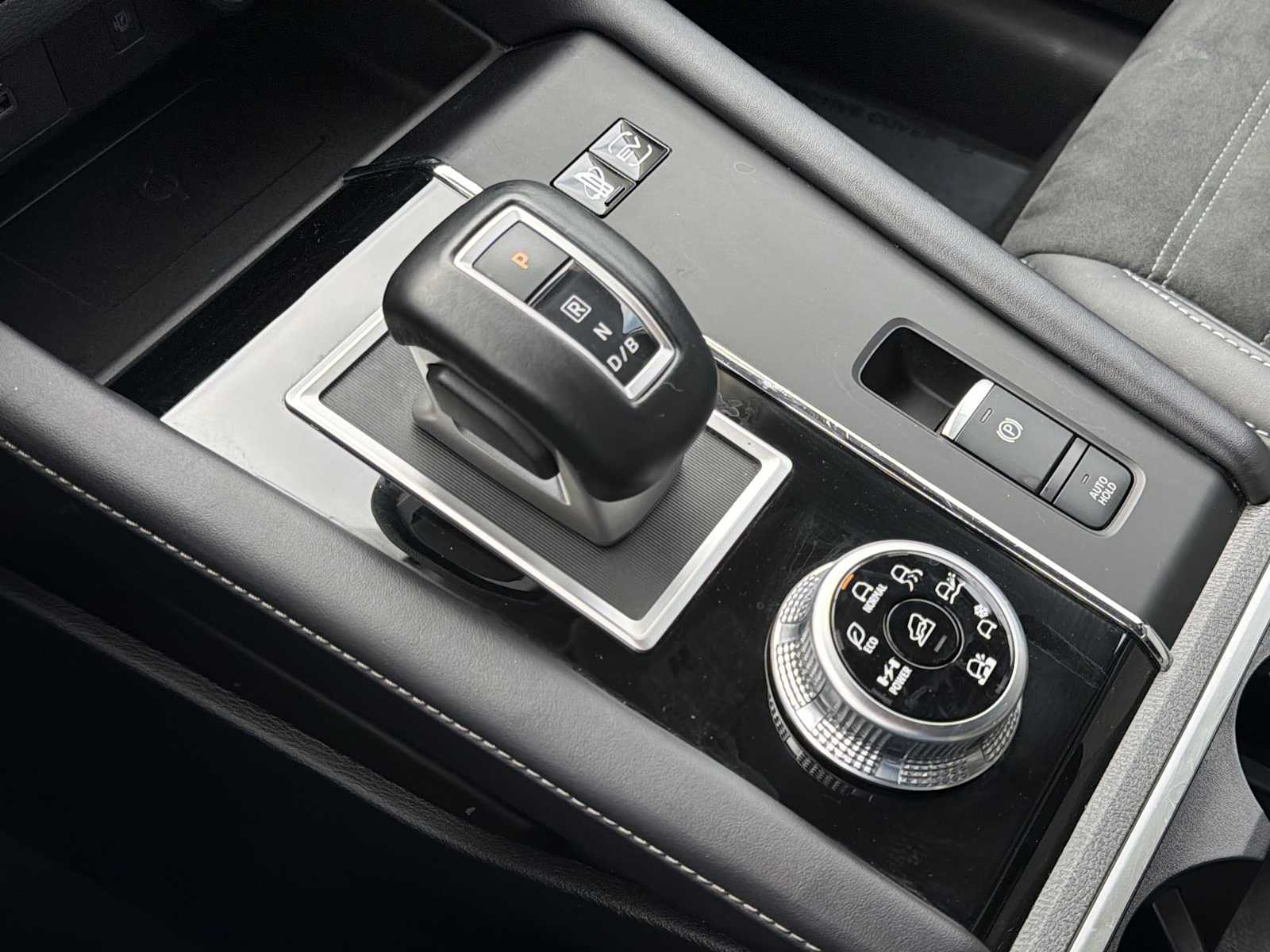 Thumbnail: 2024 Mitsubishi Outlander - 22