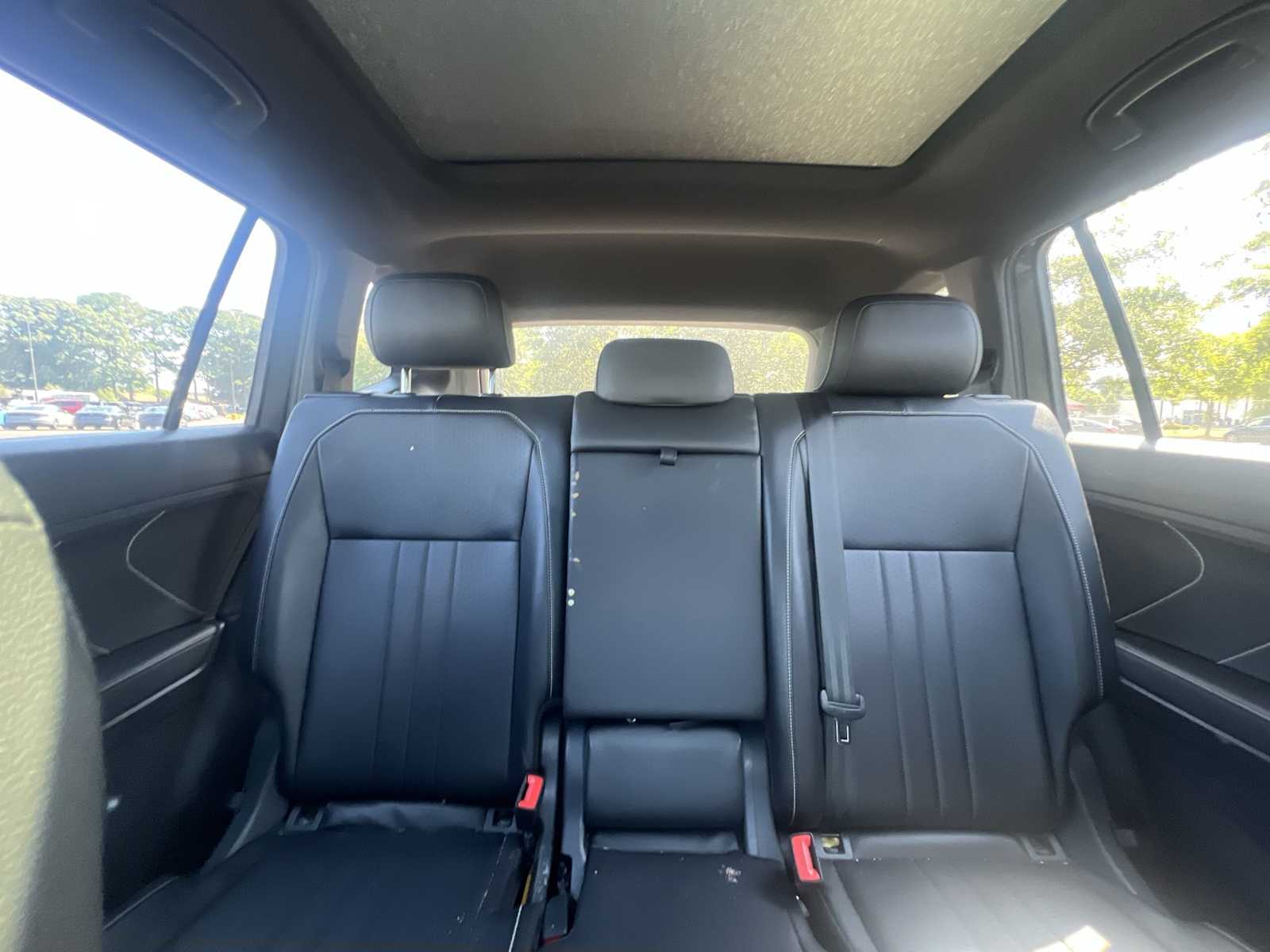 Thumbnail: 2022 Volkswagen Tiguan - 24