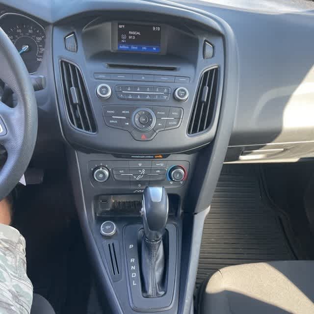 Thumbnail: 2016 Ford Focus - 9