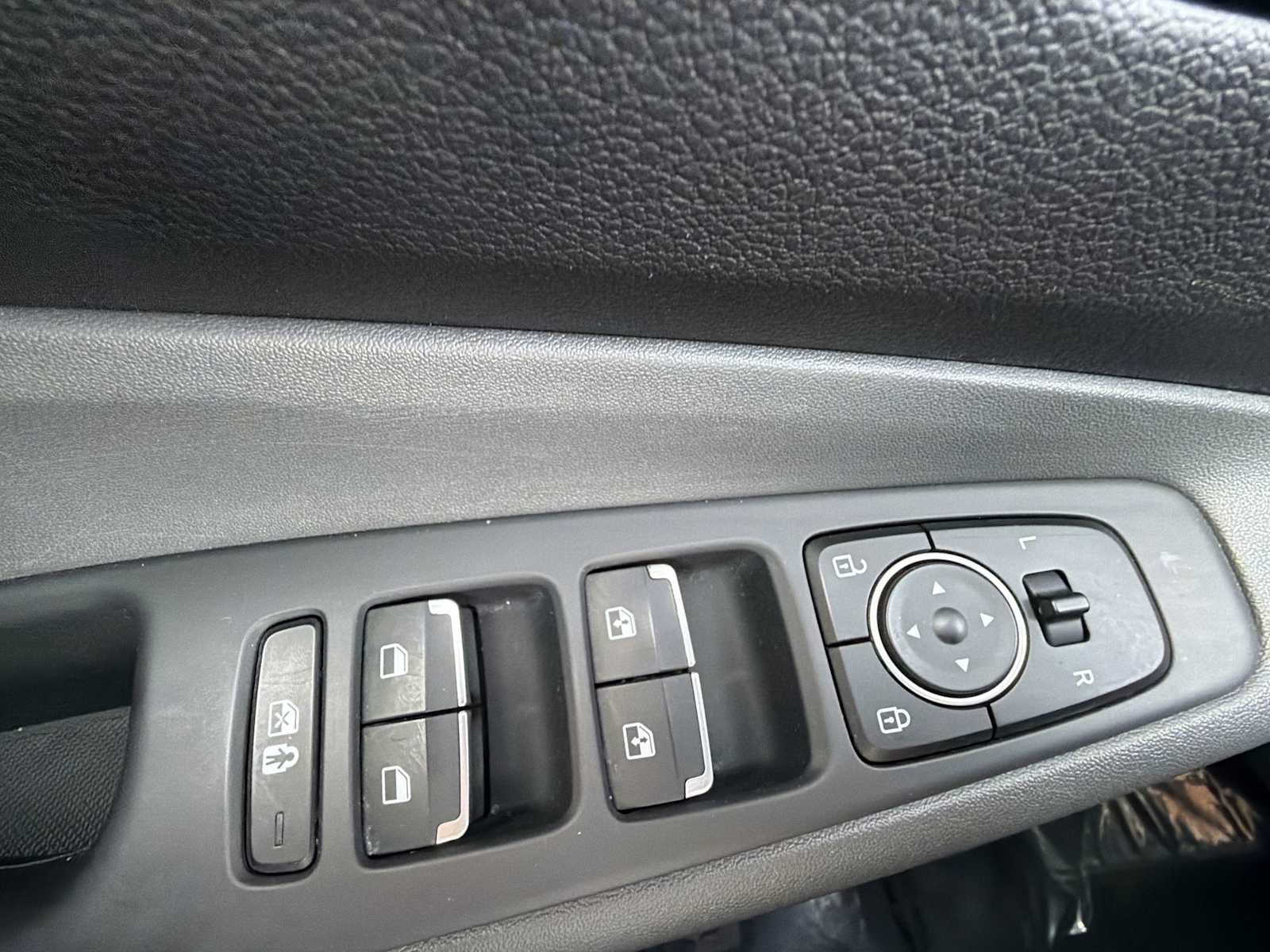 Thumbnail: 2023 Hyundai Santa Fe - 15