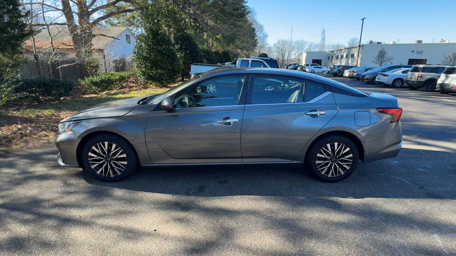 Thumbnail: 2023 Nissan Altima - 5