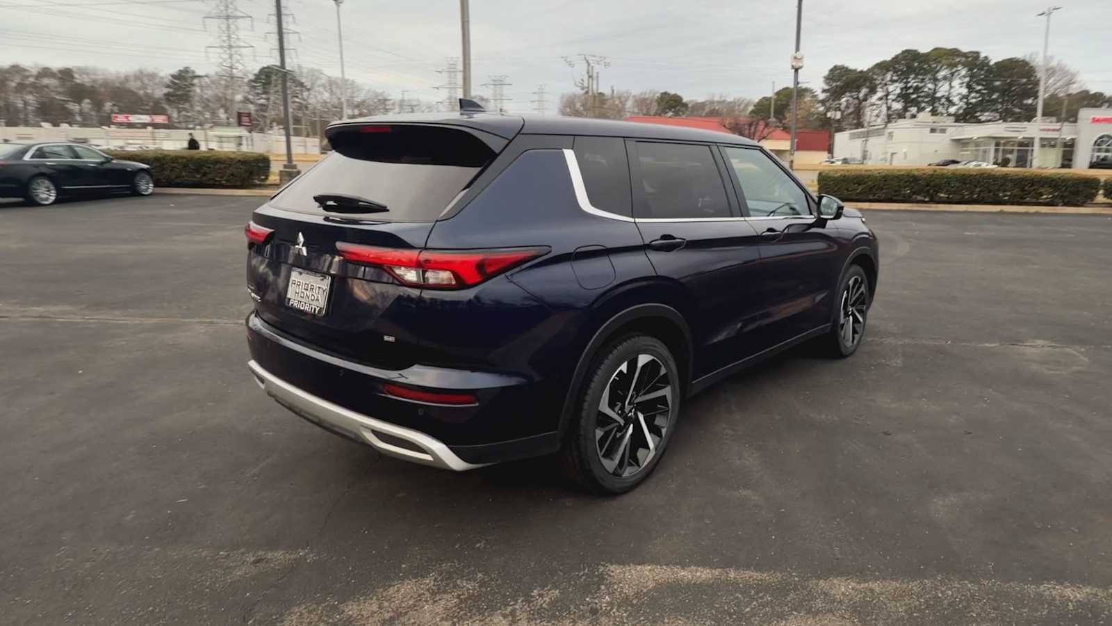 Thumbnail: 2024 Mitsubishi Outlander - 8