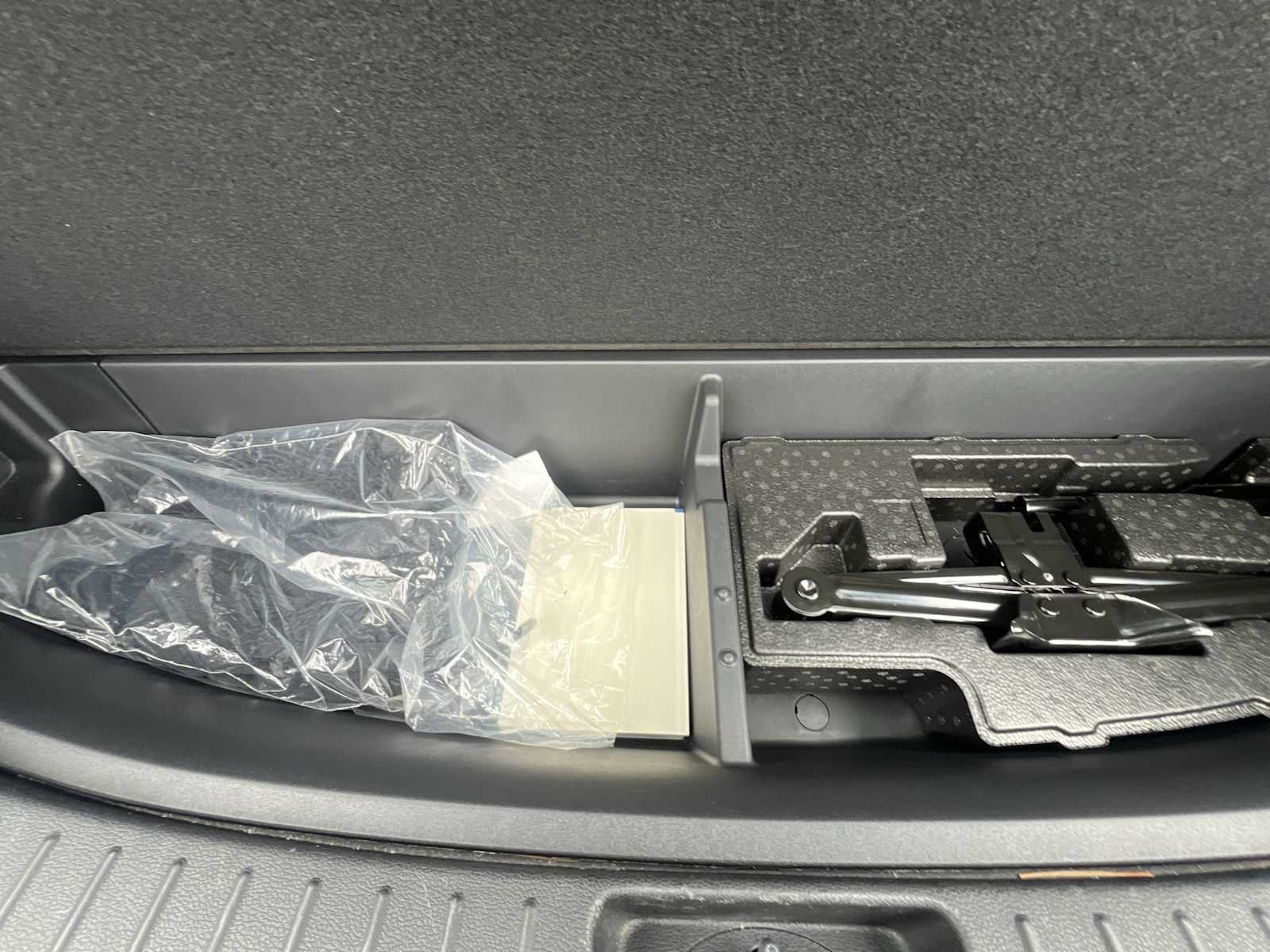 Thumbnail: 2023 Hyundai Santa Fe - 20