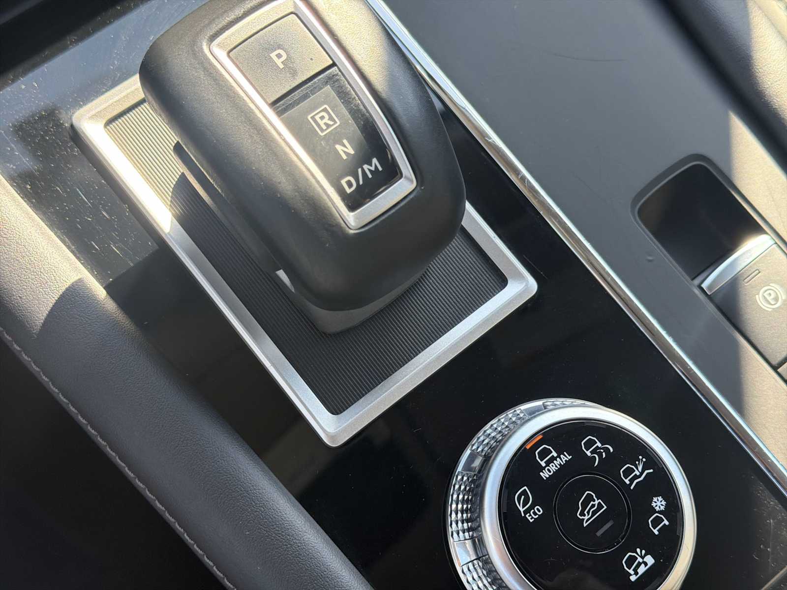 Thumbnail: 2024 Mitsubishi Outlander - 22