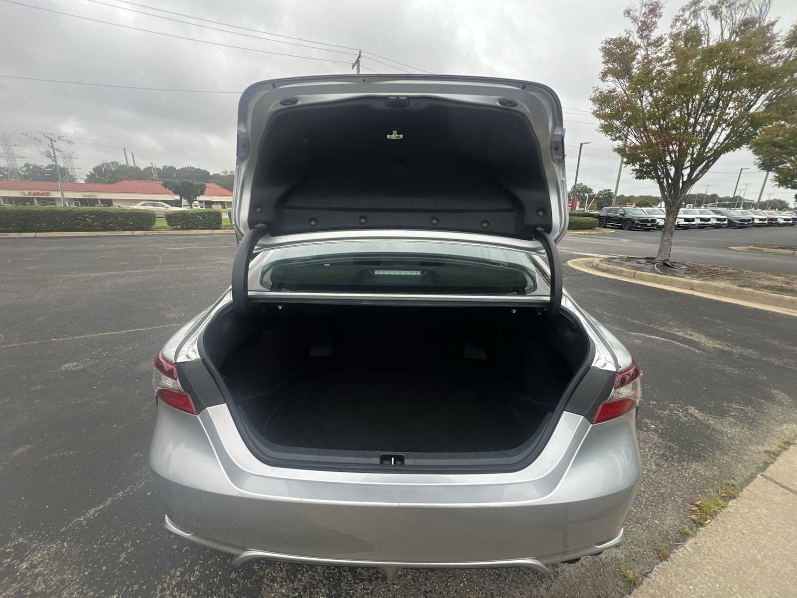 Thumbnail: 2023 Toyota Camry - 19