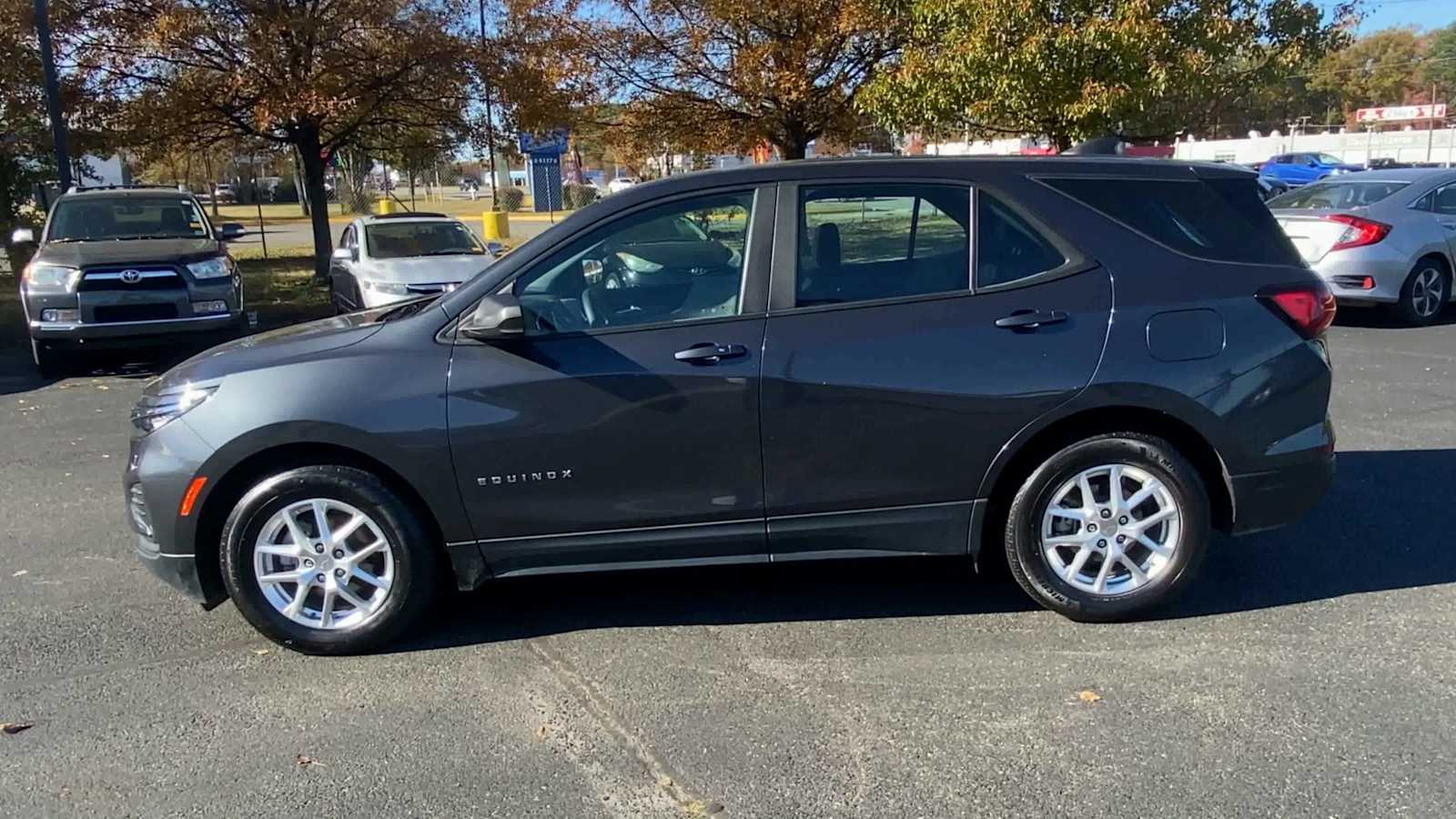 Thumbnail: 2022 Chevrolet Equinox - 5