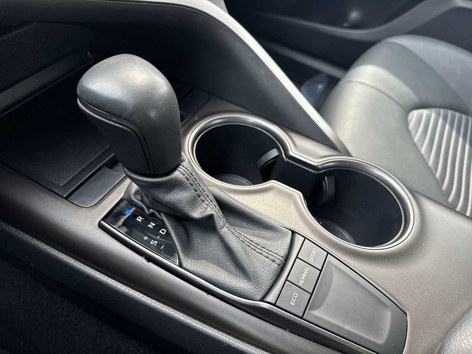 Thumbnail: 2022 Toyota Camry - 20