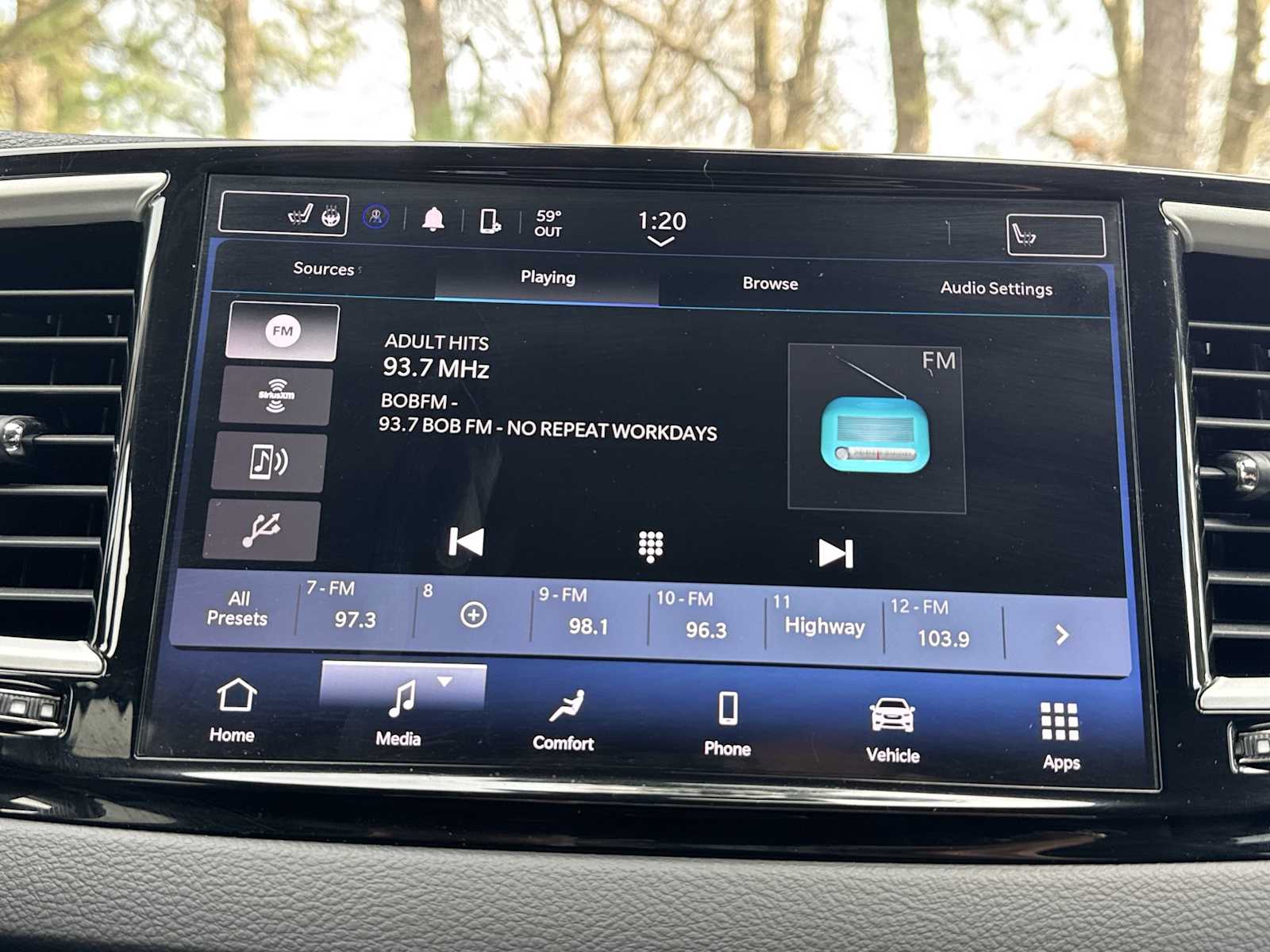 Thumbnail: 2023 Chrysler Pacifica - 12