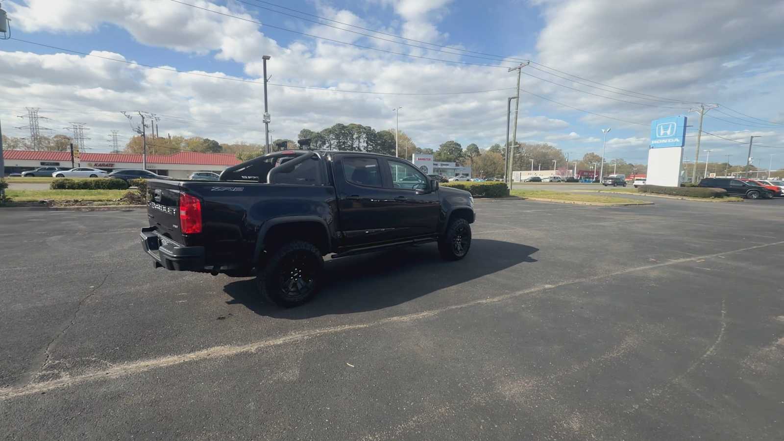 Thumbnail: 2022 Chevrolet Colorado - 8