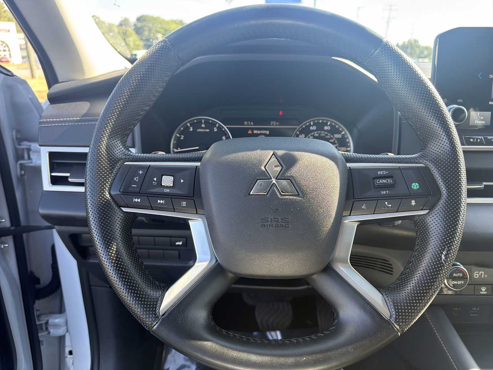 Thumbnail: 2024 Mitsubishi Outlander - 11
