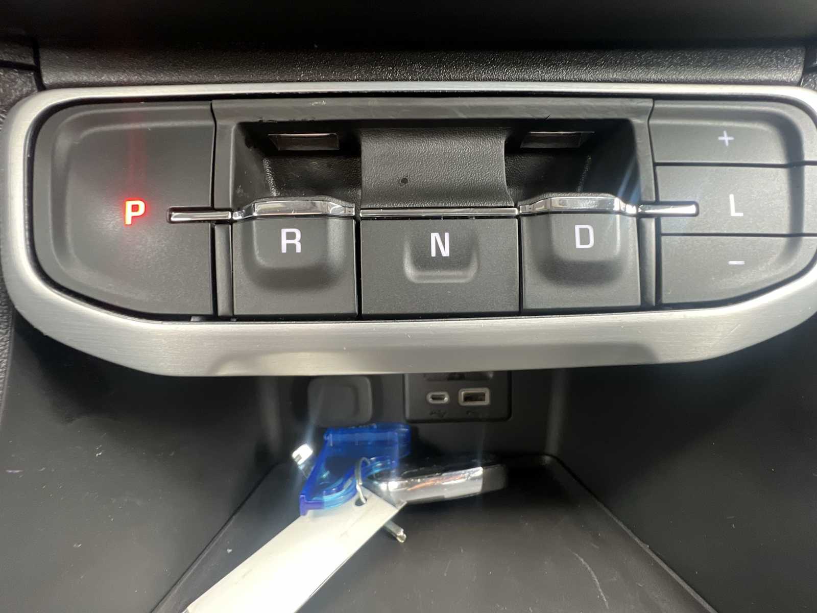 Thumbnail: 2023 GMC Acadia - 22