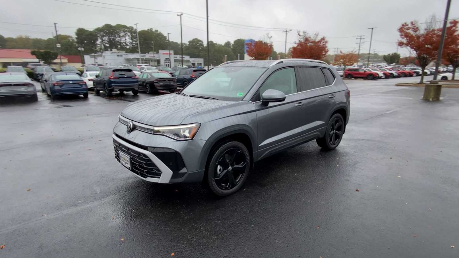 Thumbnail: 2025 Volkswagen Taos - 4