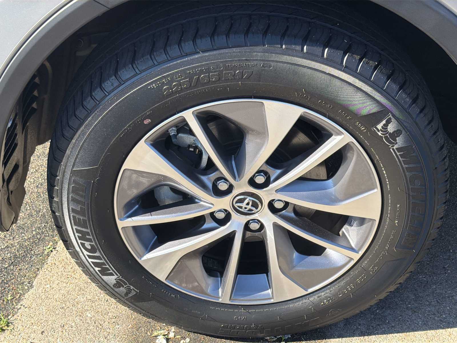 Thumbnail: 2018 Toyota RAV4 - 18