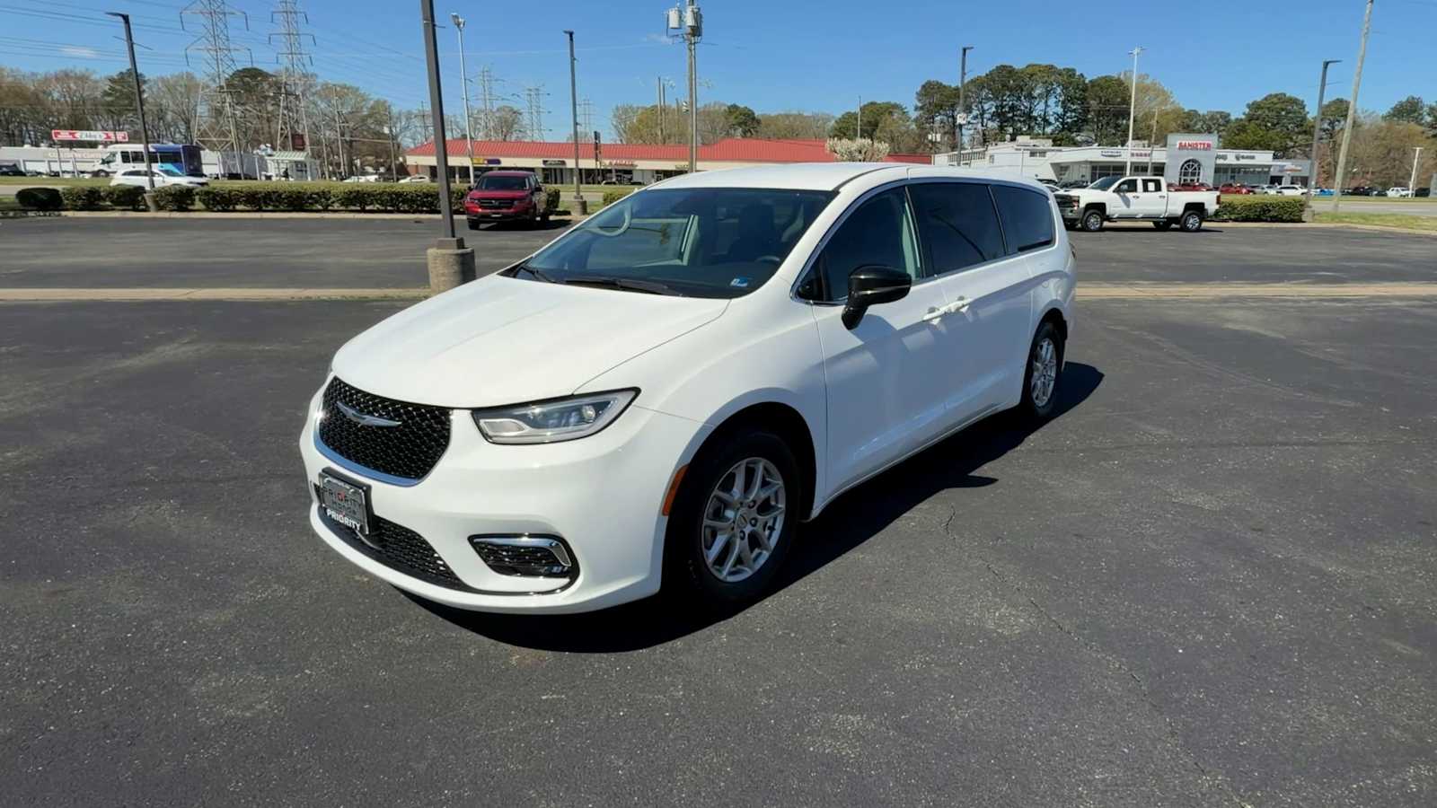 Thumbnail: 2024 Chrysler Pacifica - 4