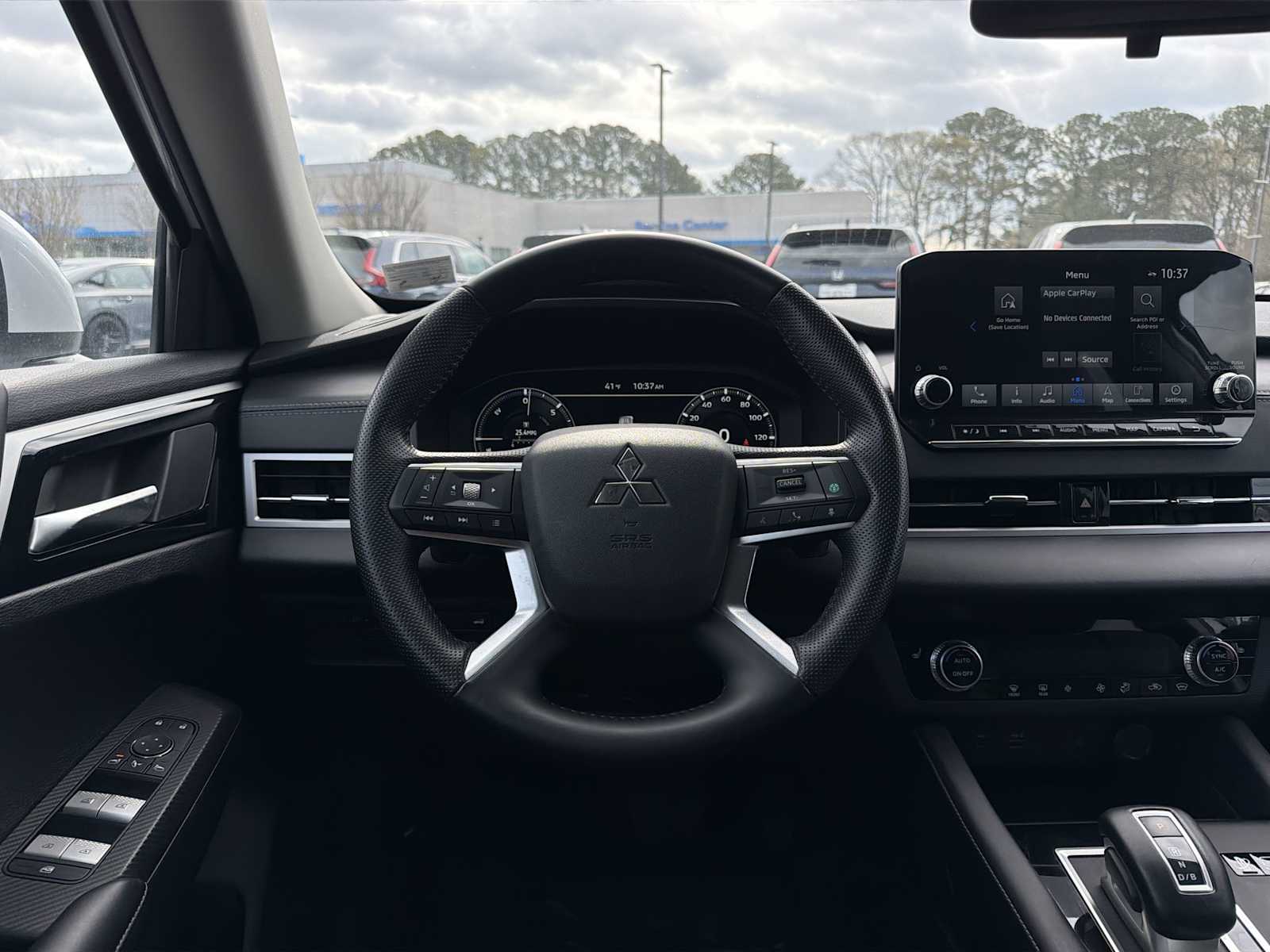 Thumbnail: 2024 Mitsubishi Outlander - 11