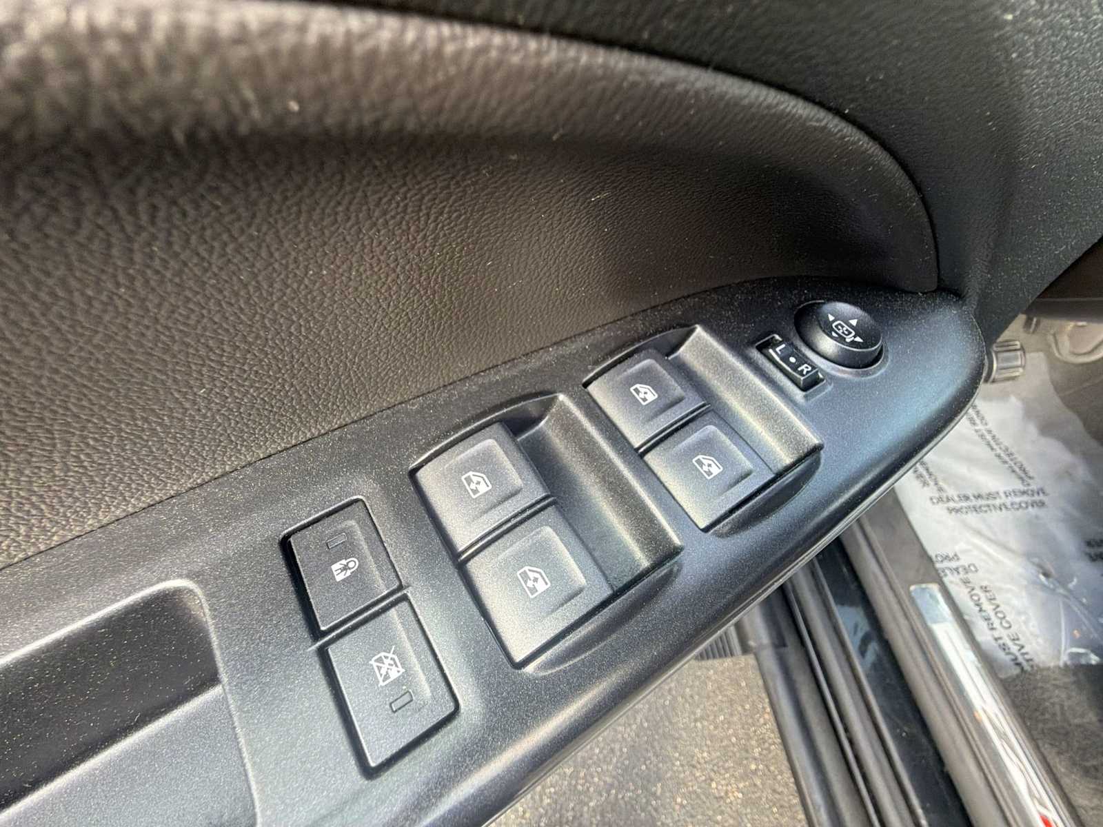 Thumbnail: 2022 Chevrolet Colorado - 15