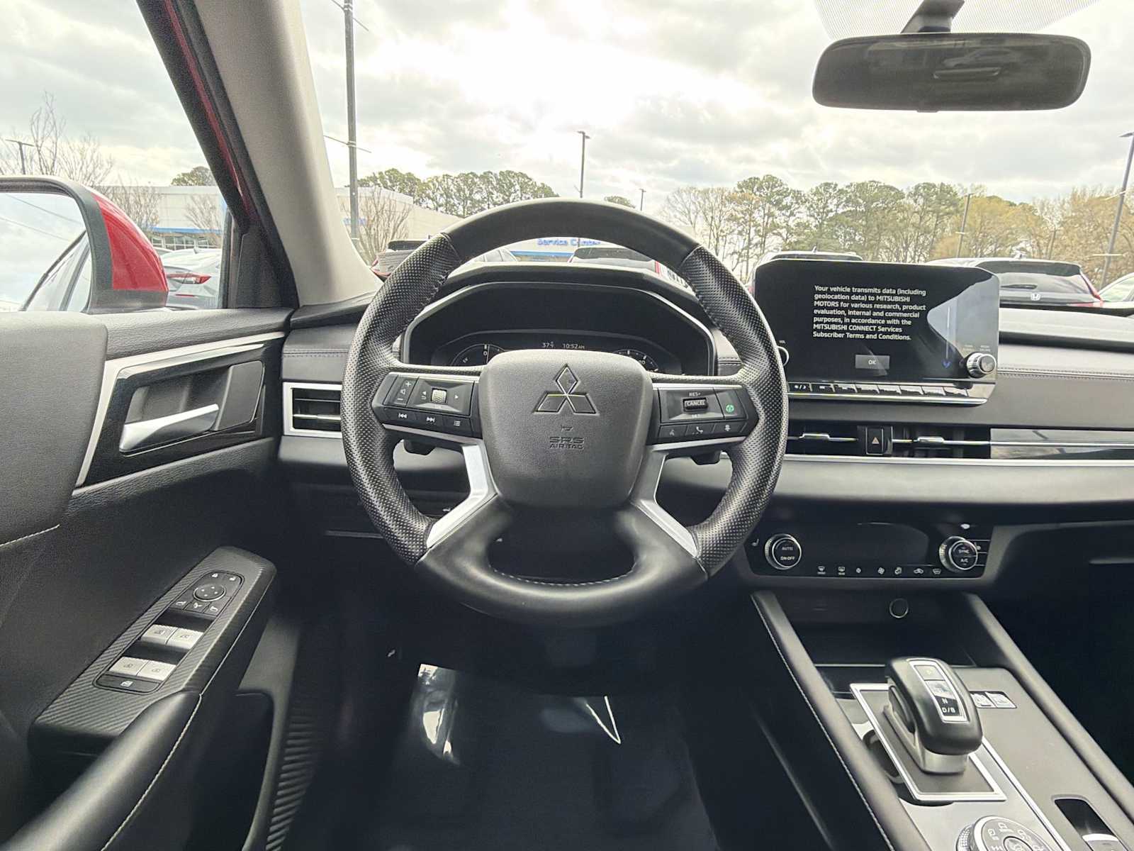 Thumbnail: 2024 Mitsubishi Outlander - 11