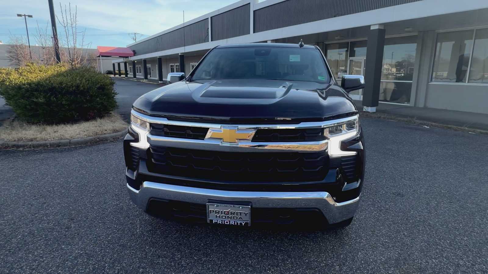 Thumbnail: 2025 Chevrolet Silverado 1500 - 3