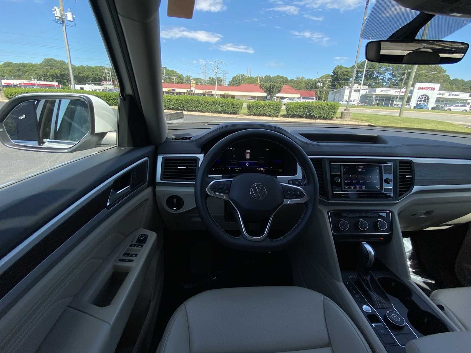 Thumbnail: 2022 Volkswagen Atlas - 11